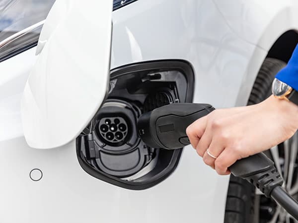 Mercedes-Benz ויטו 2023-3, רכב פלאג אין היברידי מומלץ